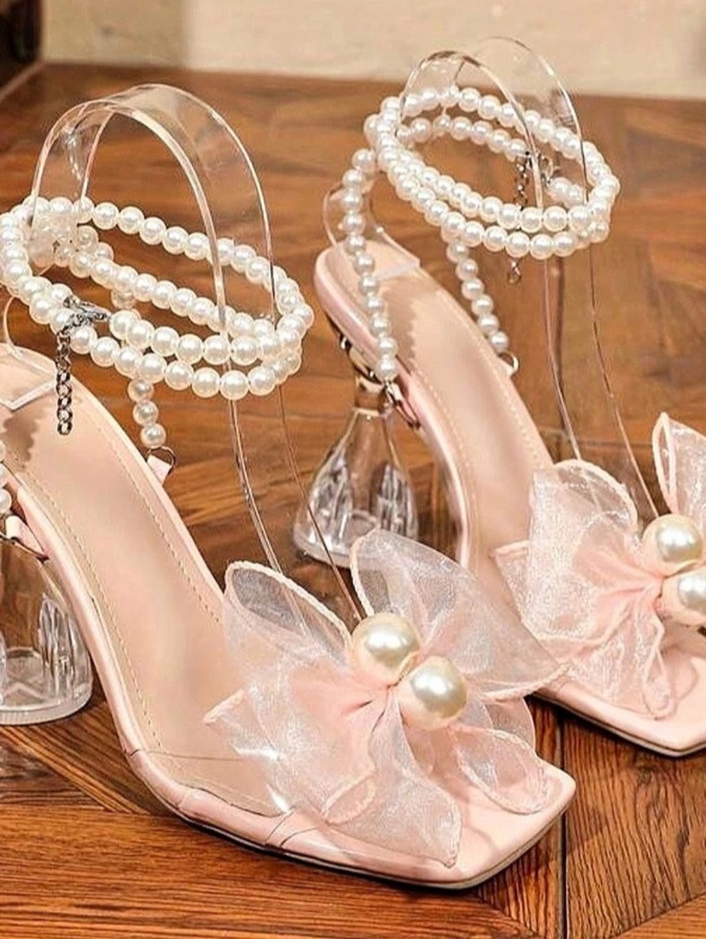 Pink Pearl Bow Heels Like New